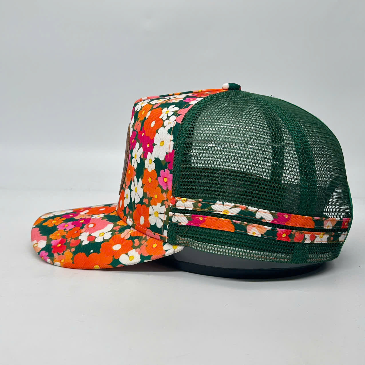 RETRO FLORAL TRUCKER CAP