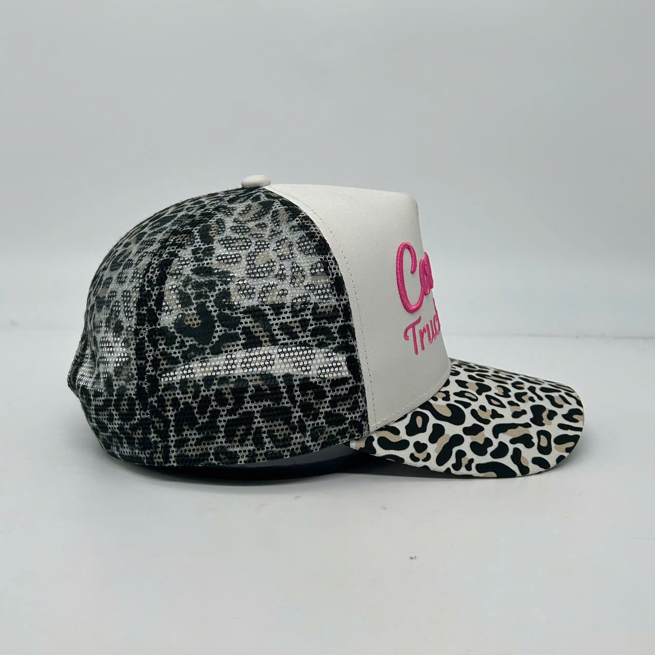 VANILLA LEOPARD TRUCKER CAP