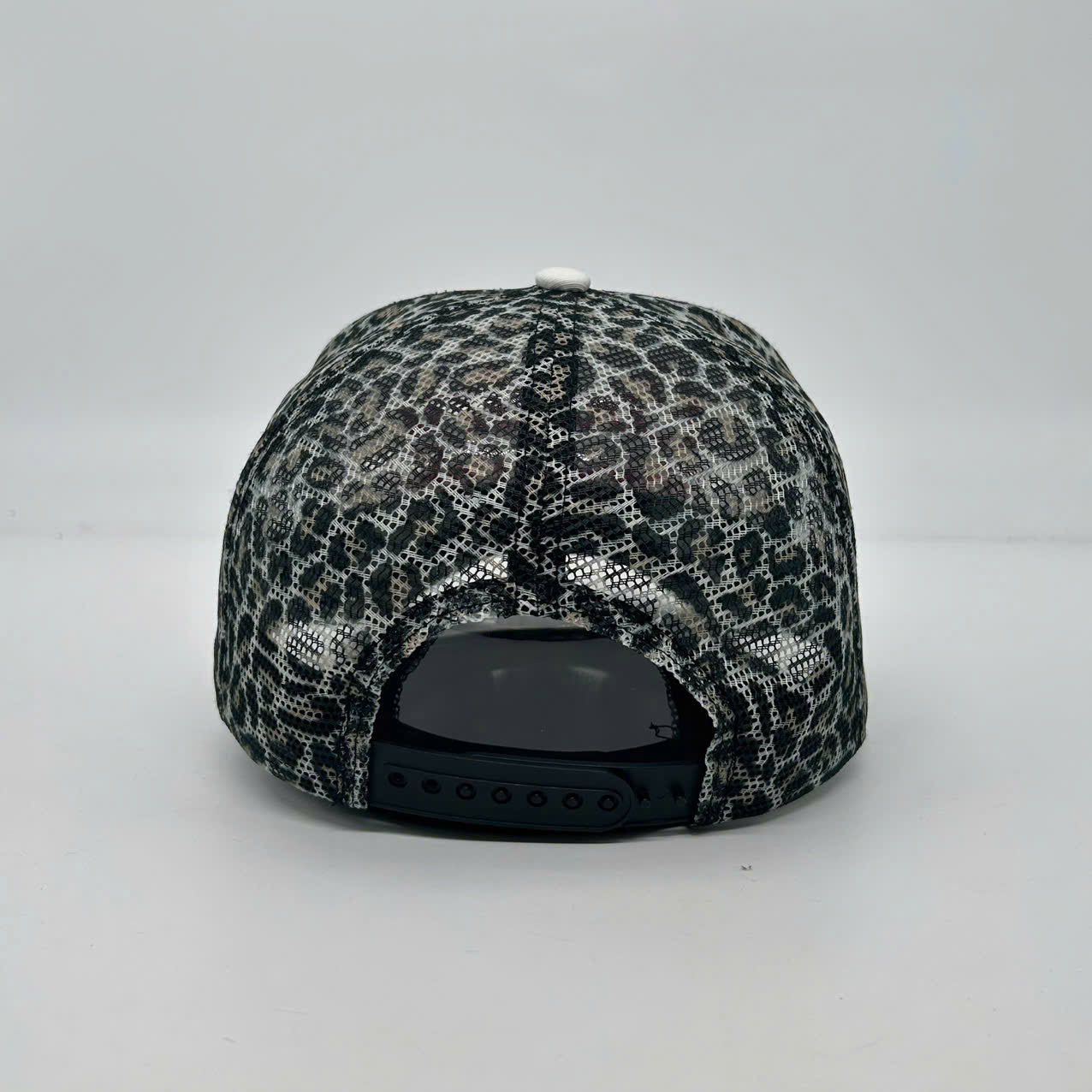 VANILLA LEOPARD TRUCKER CAP