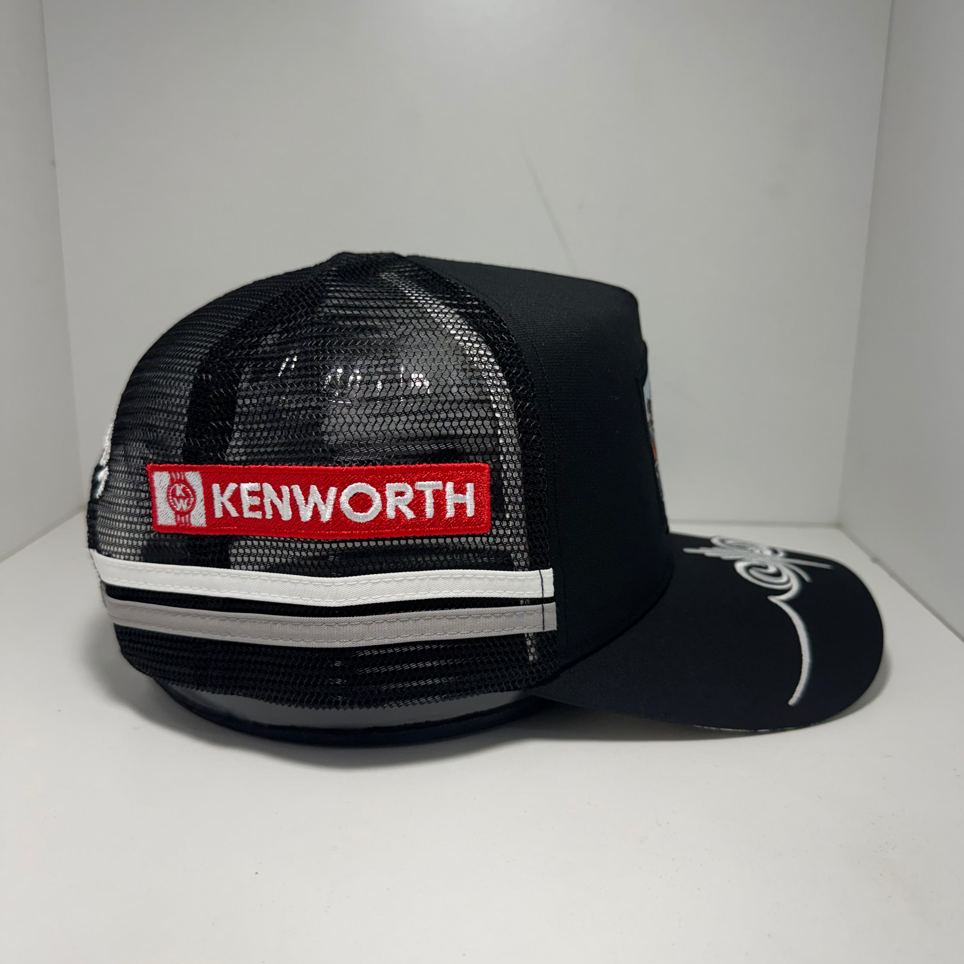 UPPA BADGE TRUCKER CAP - ALL BLACK