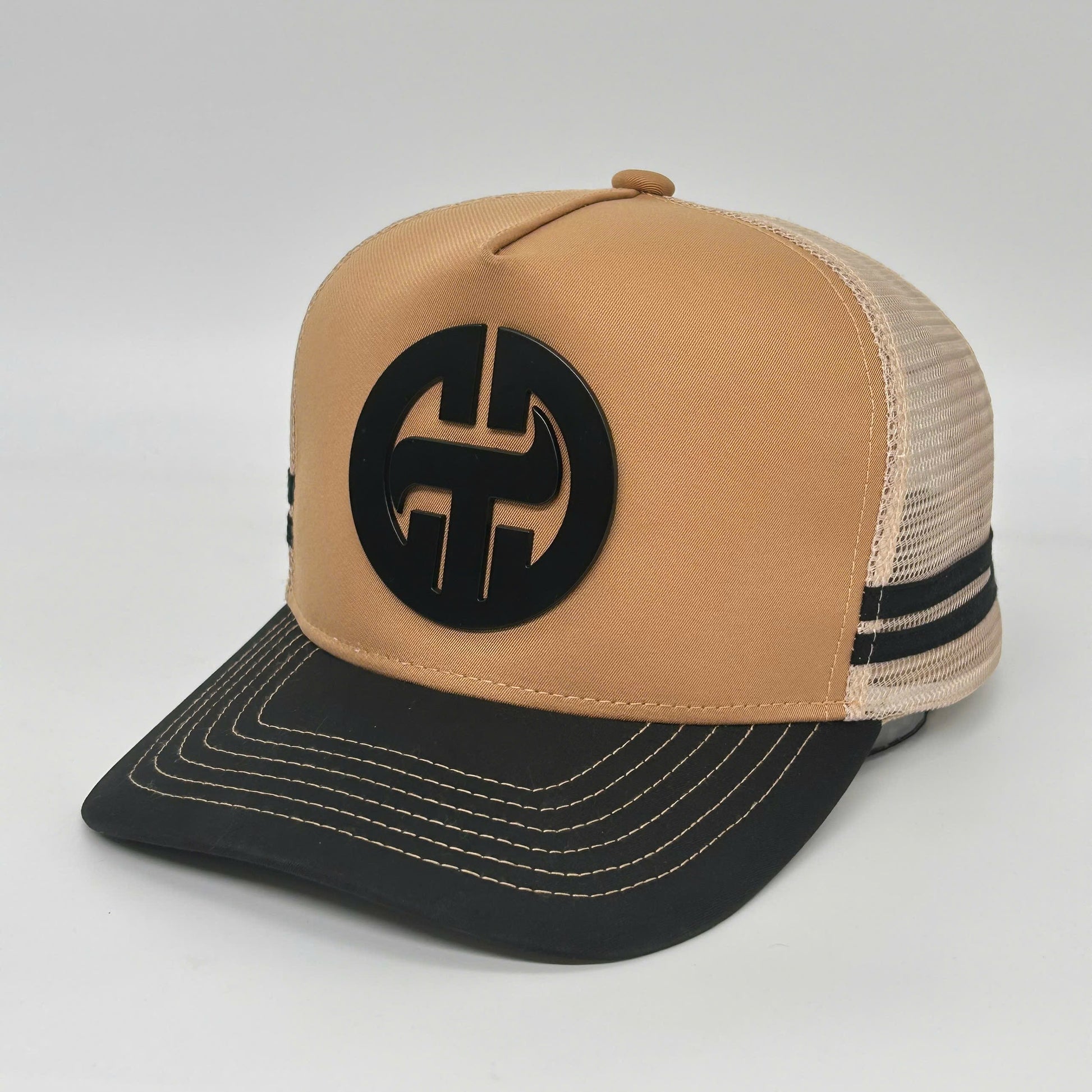 MIDNIGHT METAL TRUCKER CAP - KARAMELL