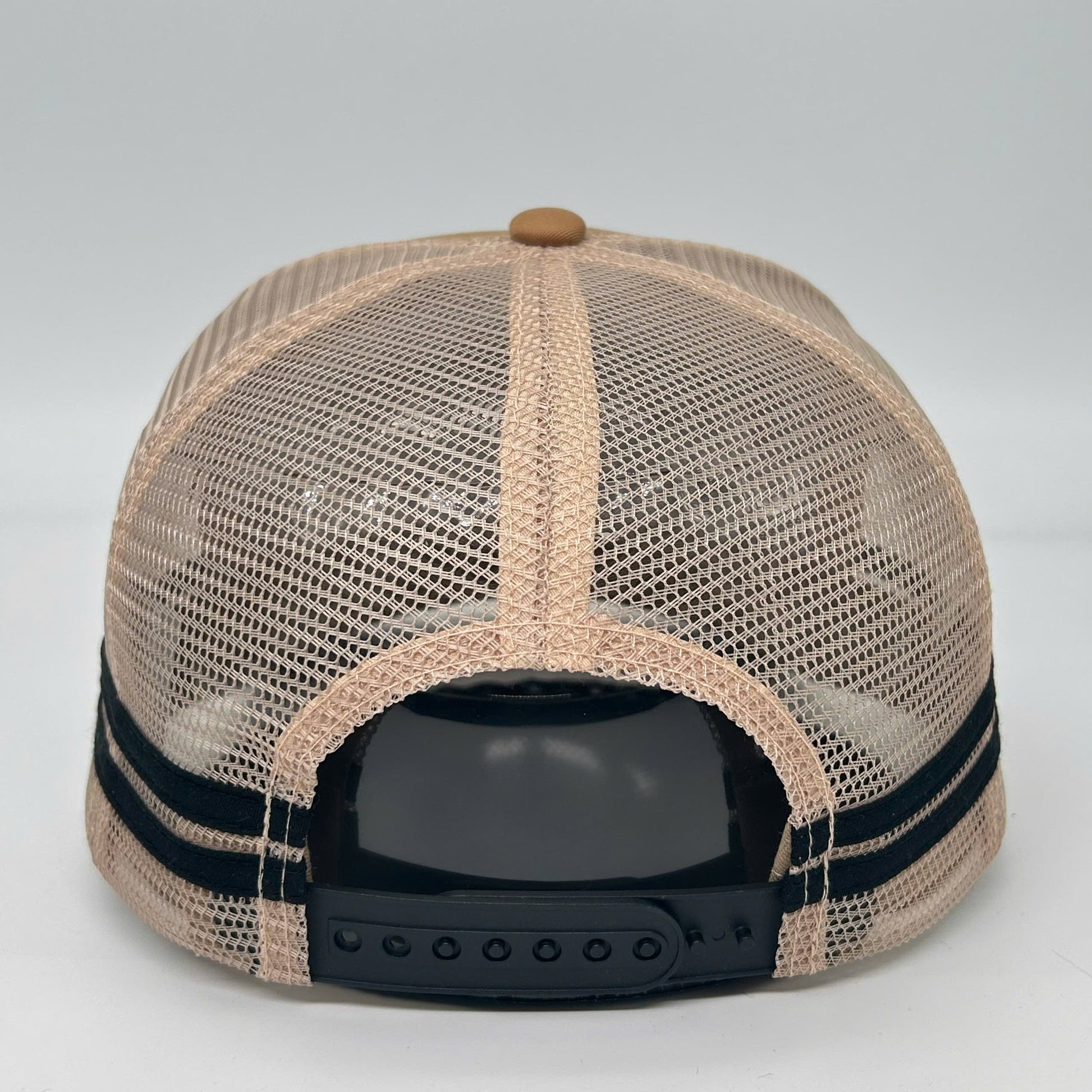 MIDNIGHT METAL TRUCKER CAP - KARAMELL