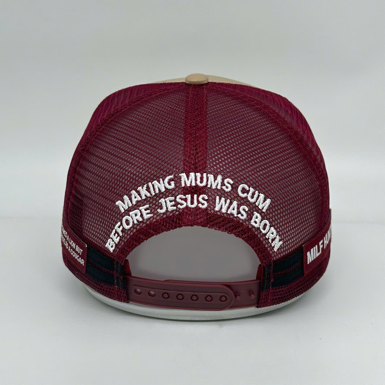 V2 DRINKIN RUMS TUNIN MUMS TRUCKER CAP - CREAM