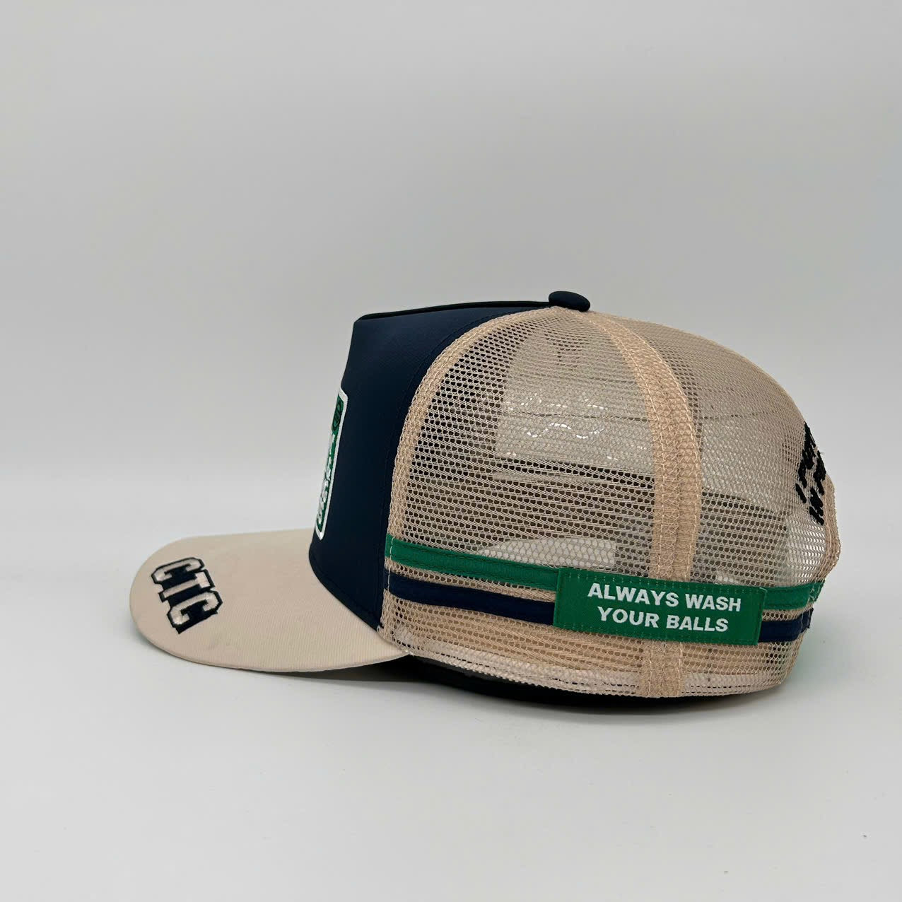 GOLFER TRUCKER CAP