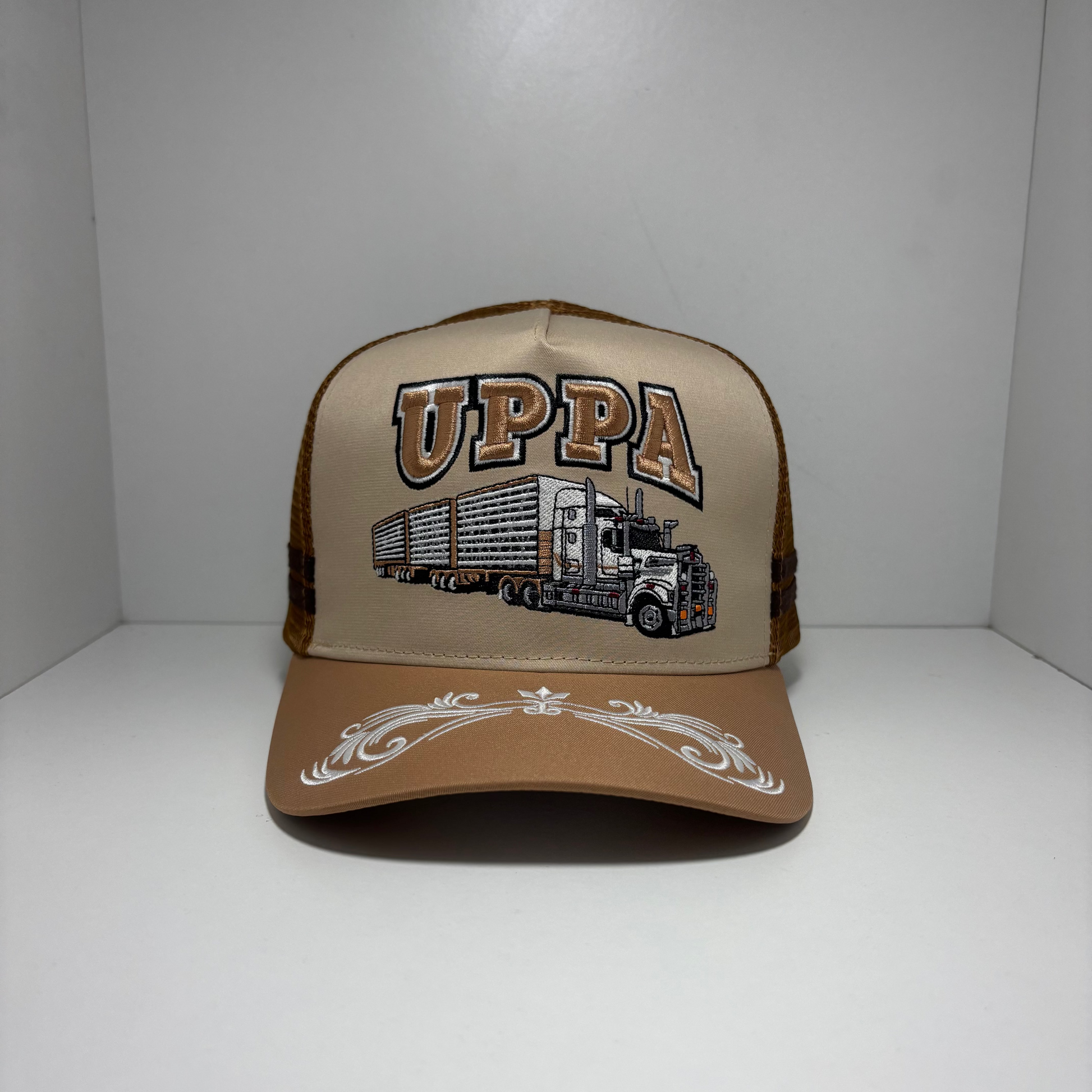 UPPA TRUCKER CAP - CREAM TAN
