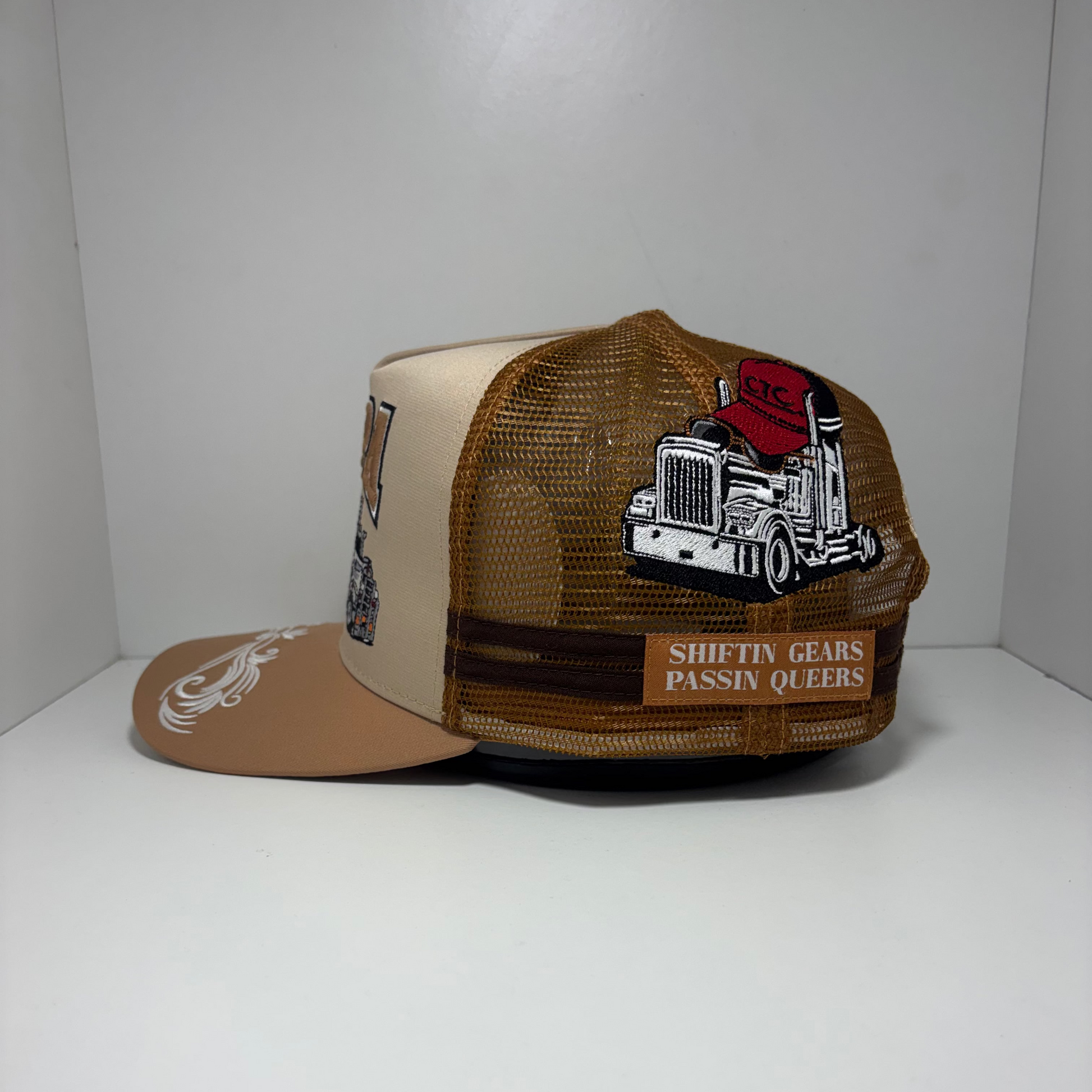 UPPA TRUCKER CAP - CREAM TAN