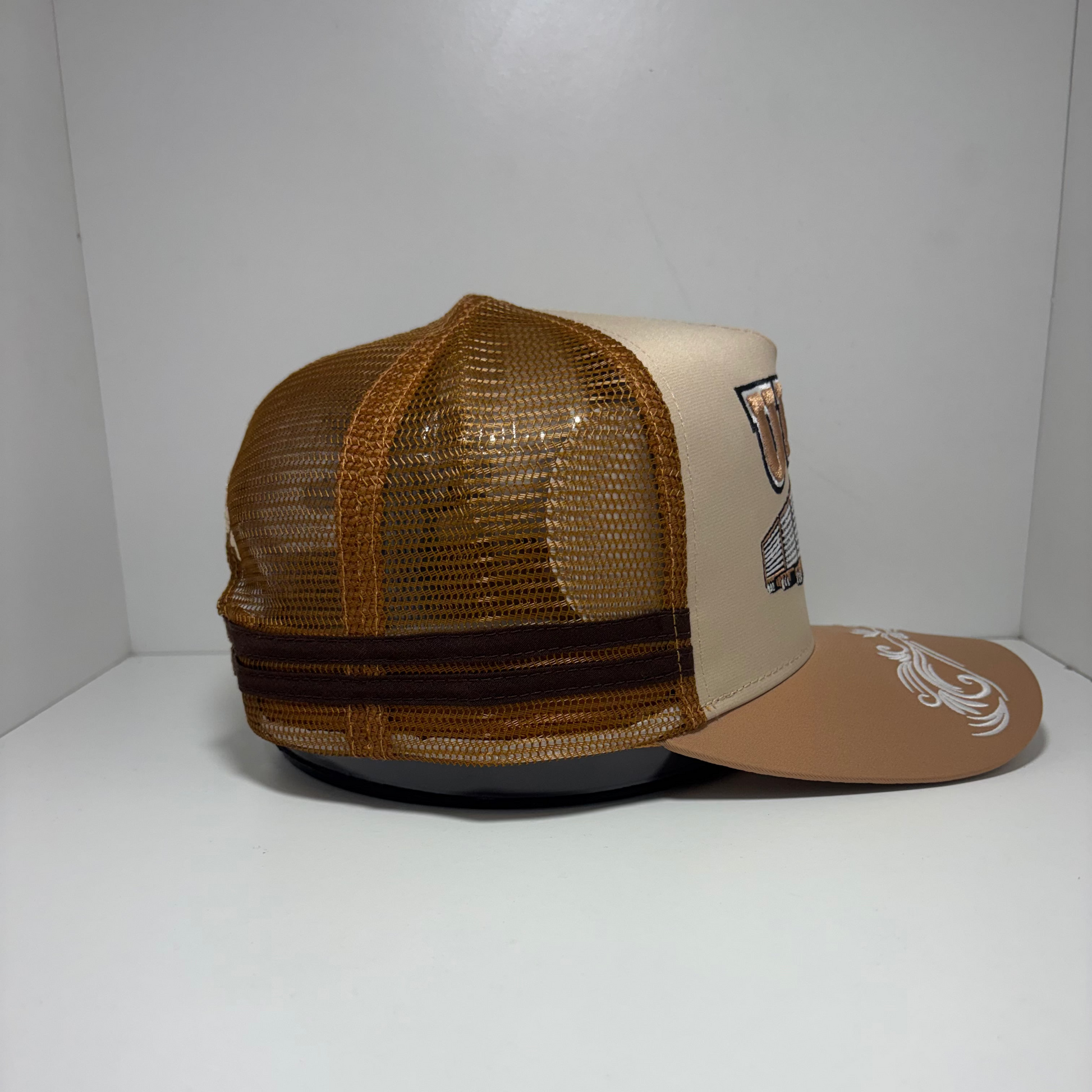 UPPA TRUCKER CAP - CREAM TAN