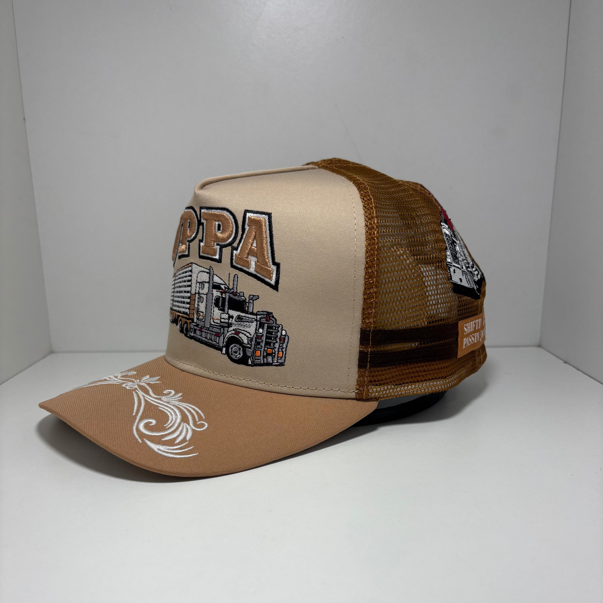 UPPA TRUCKER CAP - CREAM TAN
