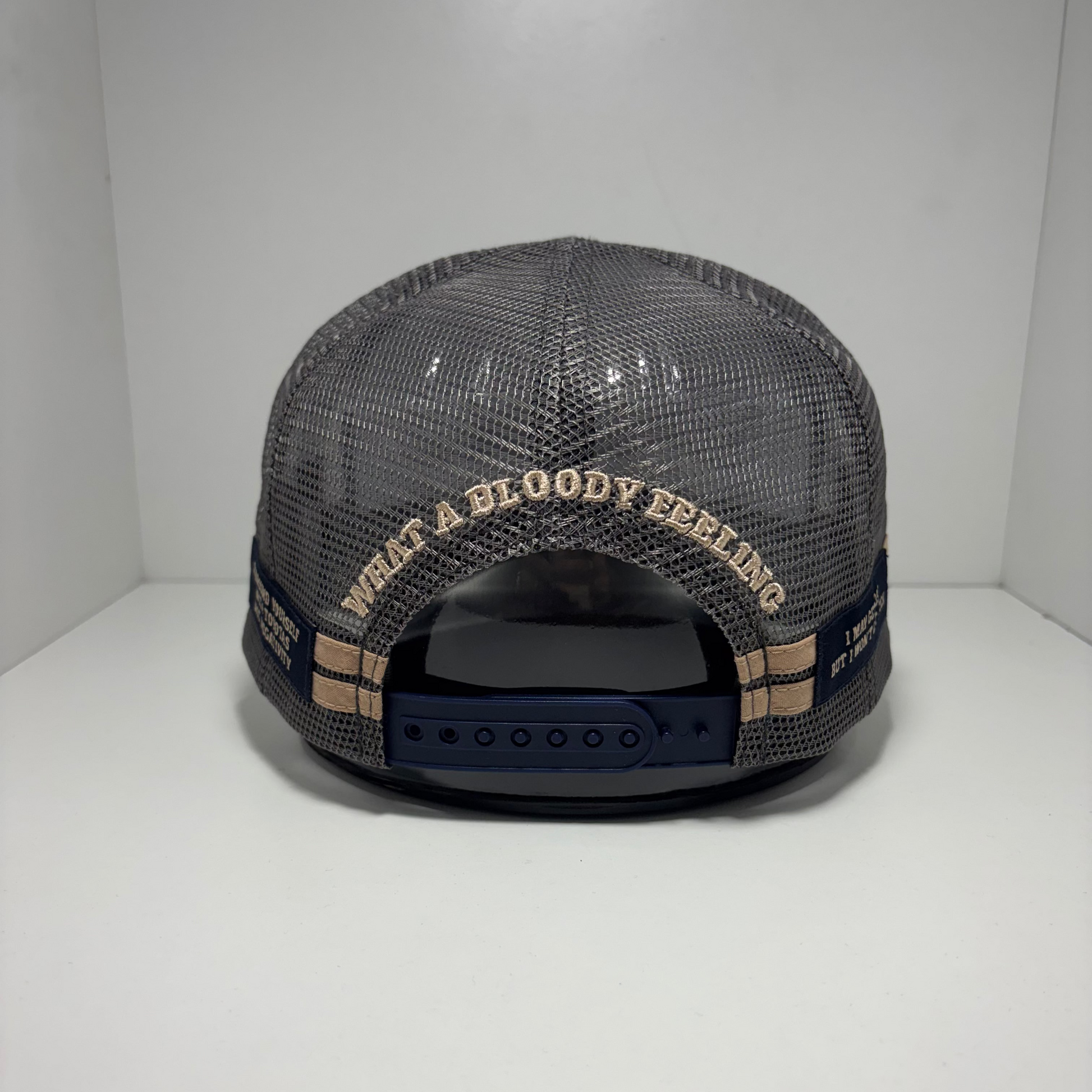 CRUISER LIVIN 79 SERIES RANGE TRUCKER CAP