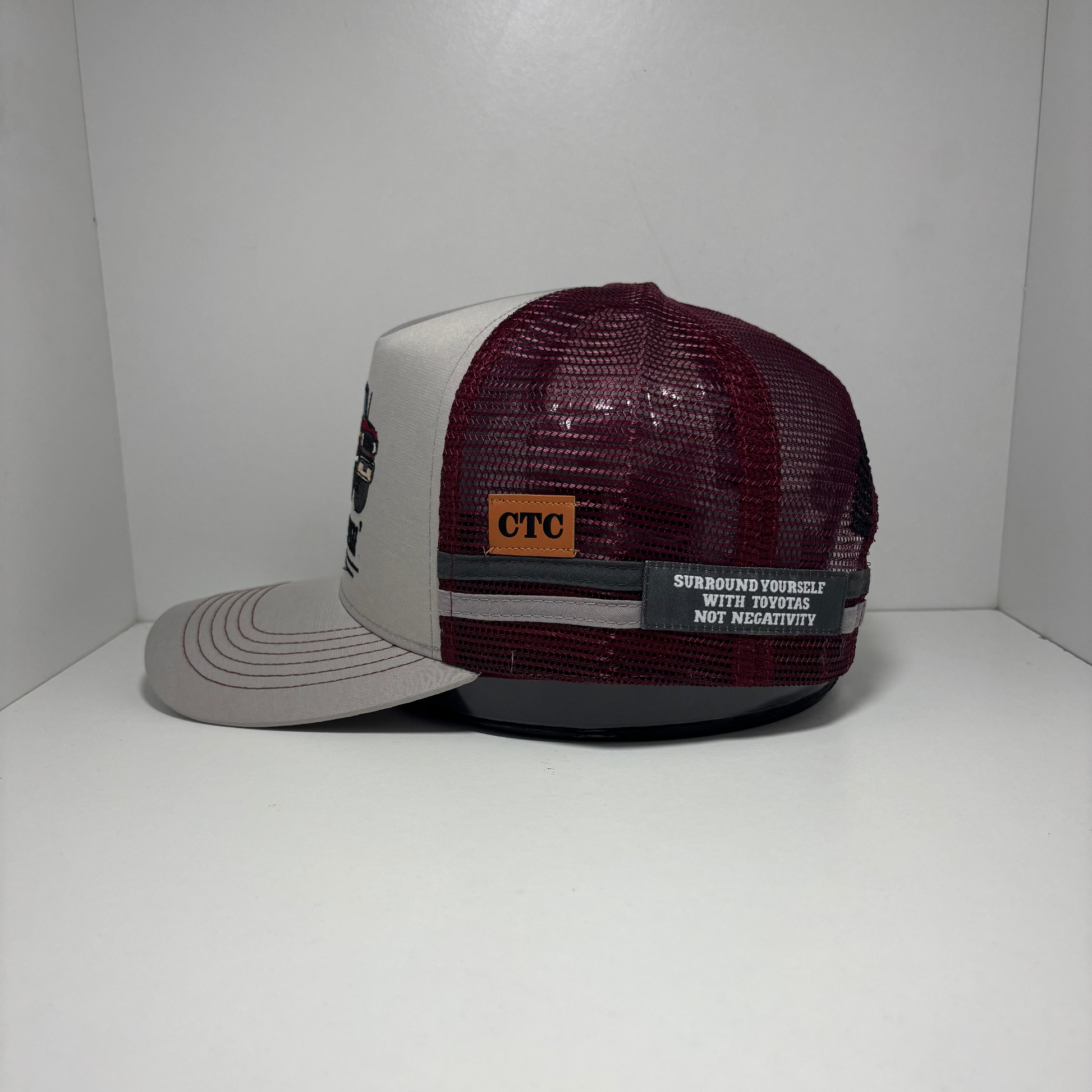 CRUISER LIVIN 79 SERIES RANGE TRUCKER CAP
