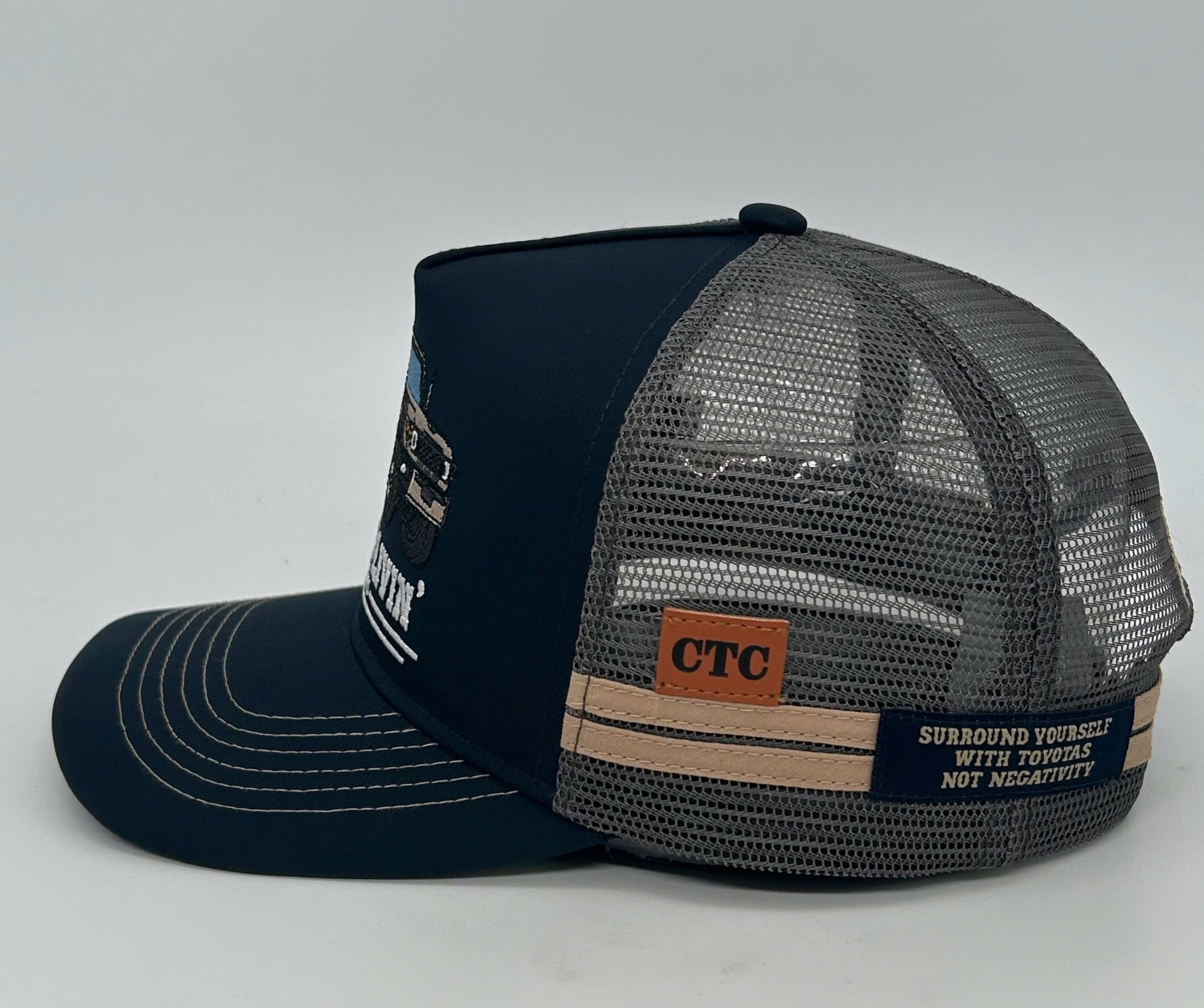 CRUISER LIVIN 79 SERIES RANGE TRUCKER CAP