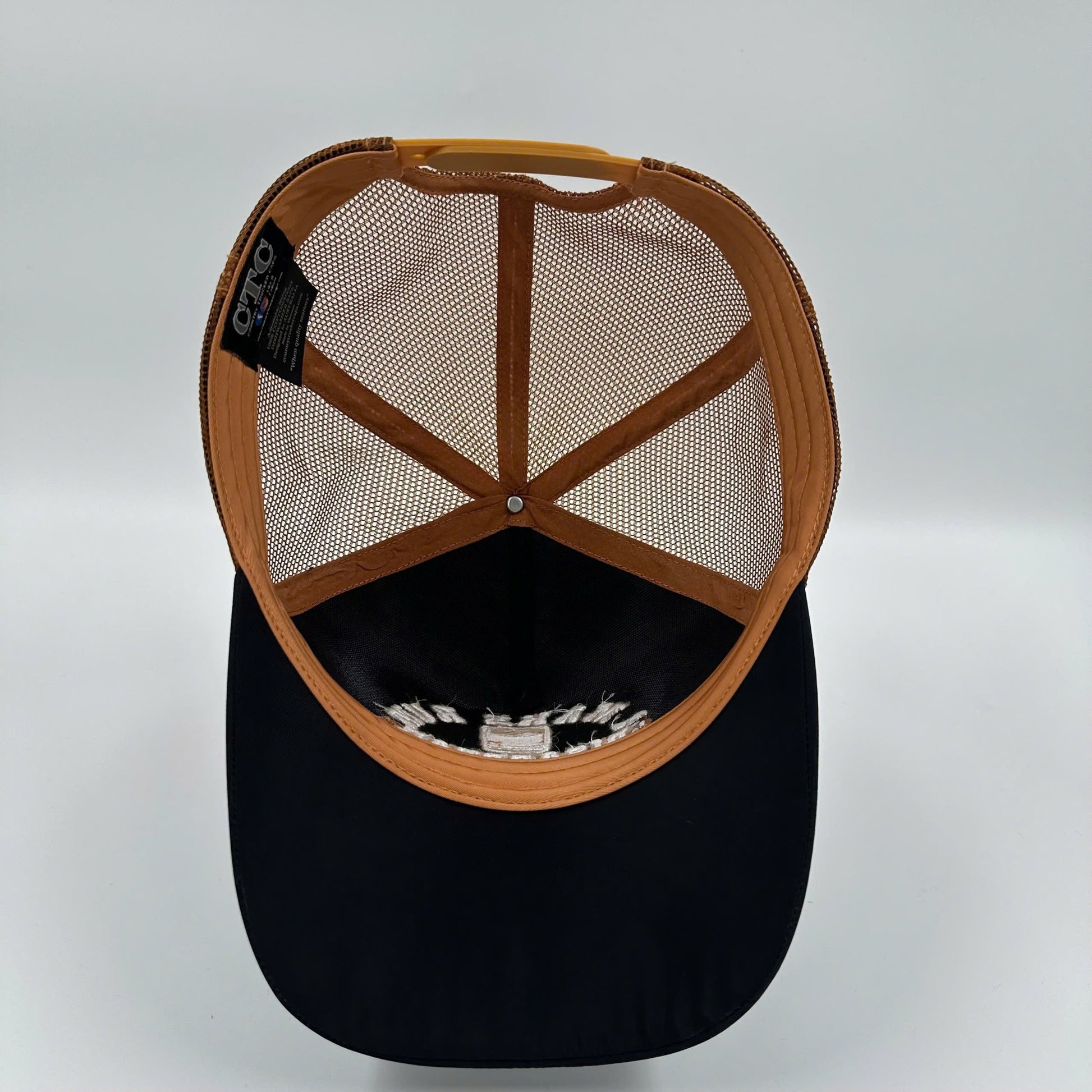 RUM DISAPPEAR RANGE TRUCKER CAP