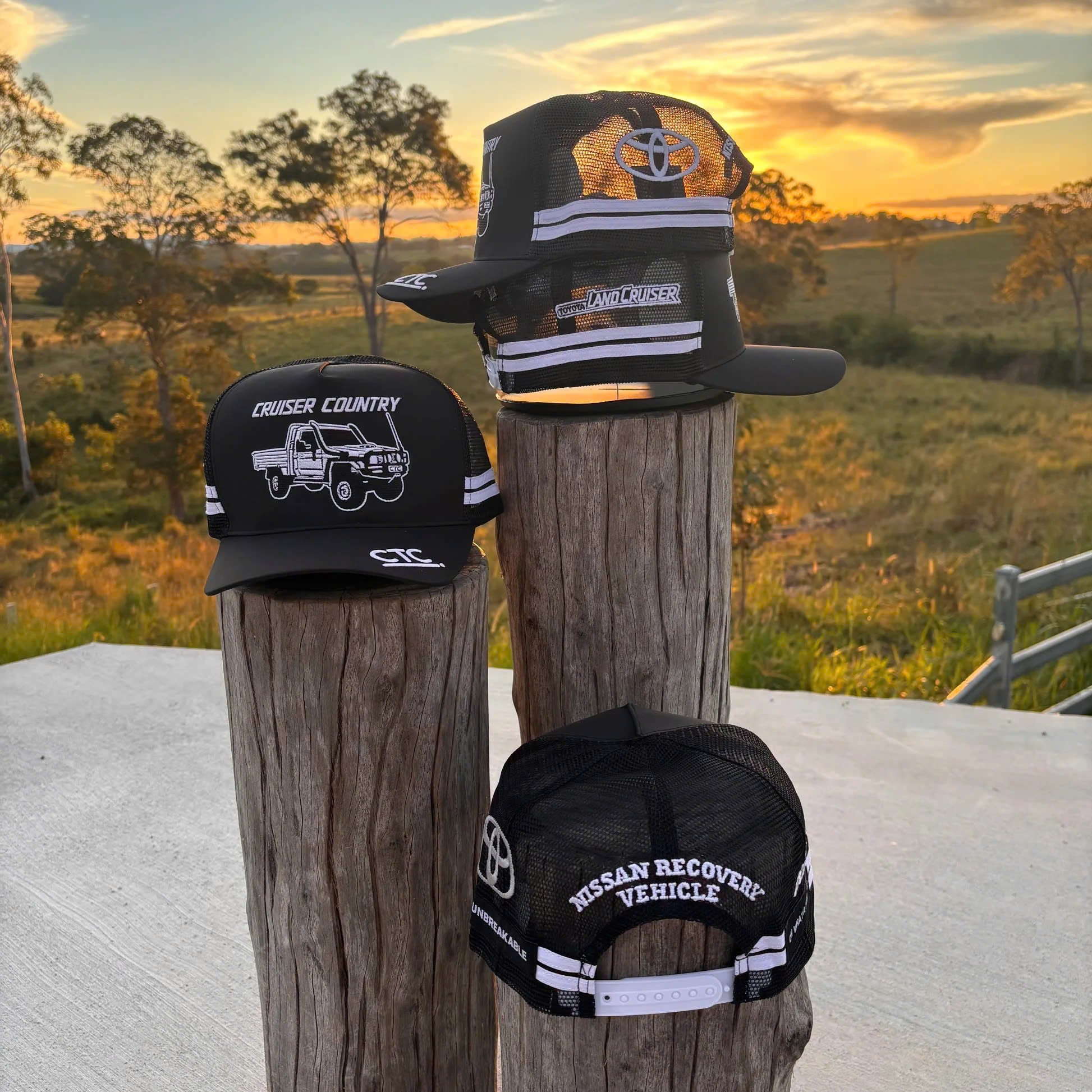 NAVY GINGHAM TRUCKER CAP – The Country Companies